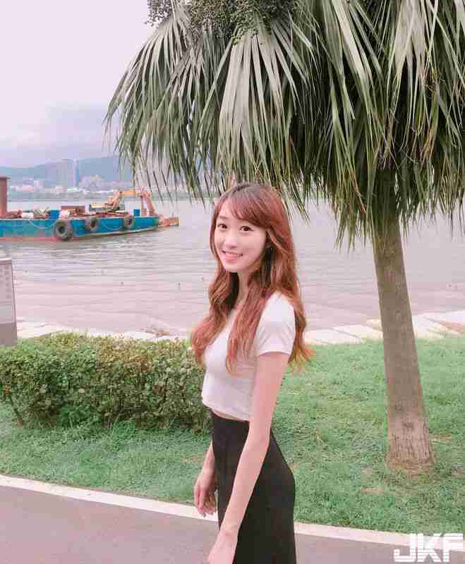【图文】朋友的妻子不客气，一皇二后好享受